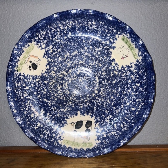 Molly Dallas Round Serving Dish Ceramic Pig Chicken Blue‎ Spatterware - 11x1.75 - Picture 1 of 8
